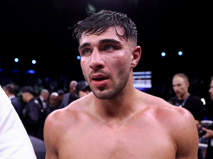 Tommy Fury brawls fellow Love Island contestant in KSI vs Fournier crowd