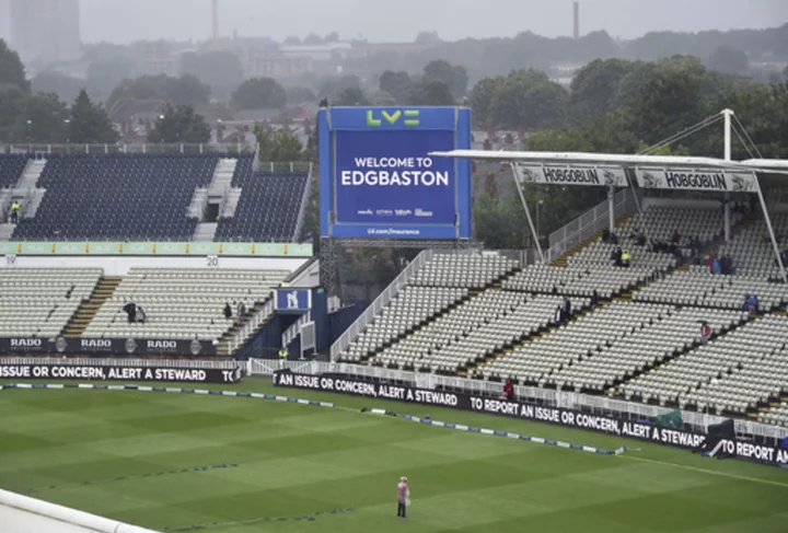 Rain delays start of final day of Ashes opener to post-lunch