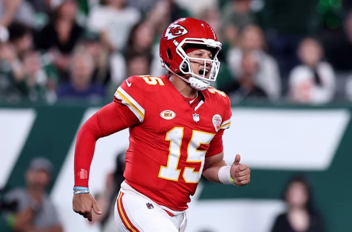 NFL fans upset with Patrick Mahomes after unselfish play leads to bad beat