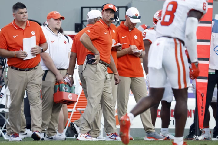 Dabo Swinney angrily defends Clemson career to caller on radio show: 'You can apply for the job'