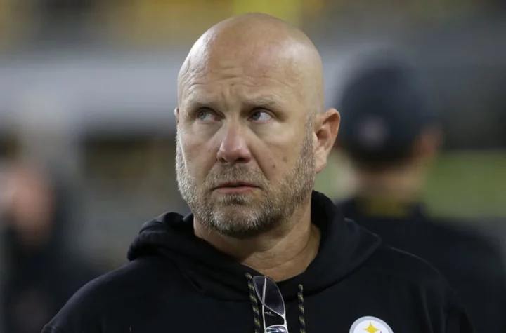 Like Matt Canada’s offense, Steelers team plane just can’t get off the ground