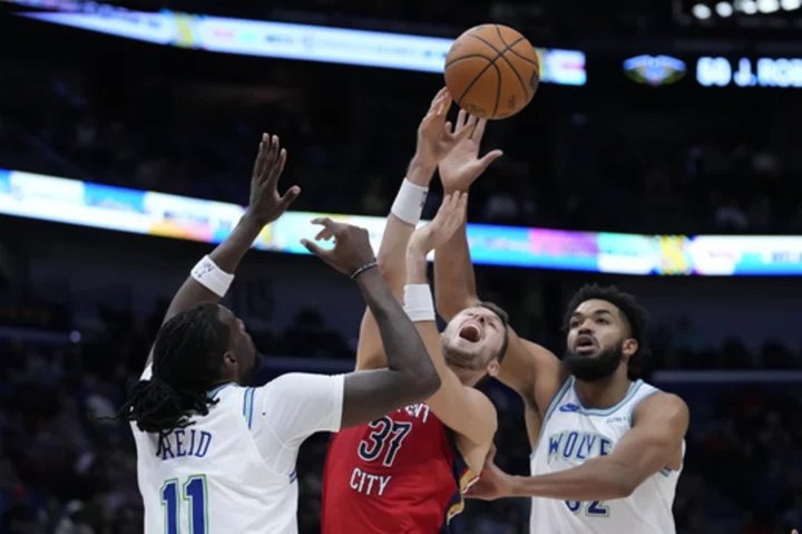 Towns' floater in final seconds sends Timberwolves to a 121-120 win over Pelicans