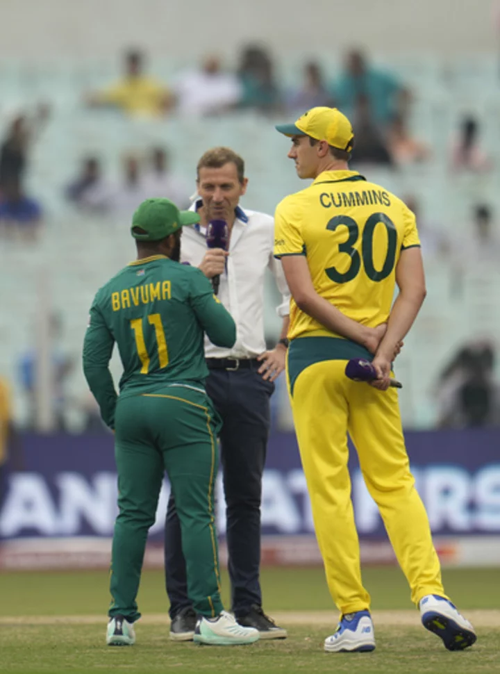 South Africa wins the toss and bats first against Australia in the Cricket World Cup semifinal
