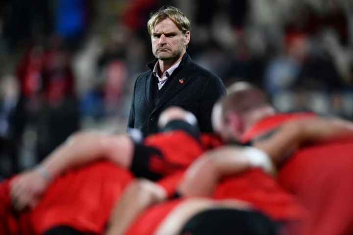 Crusaders hunt magnificent seventh on Robertson's swansong