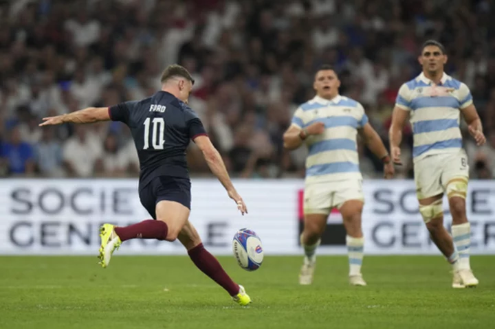 Ford kicks 14-man England to relieving win over Argentina at Rugby World Cup