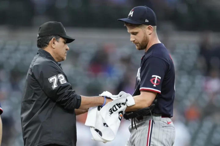 Twins' bullpen takes another hit with Stewart placed on injured list with sore elbow