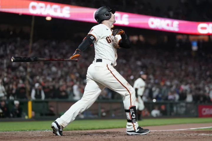 Giants place OF Mike Yastrzemski on injured list with strained left hamstring