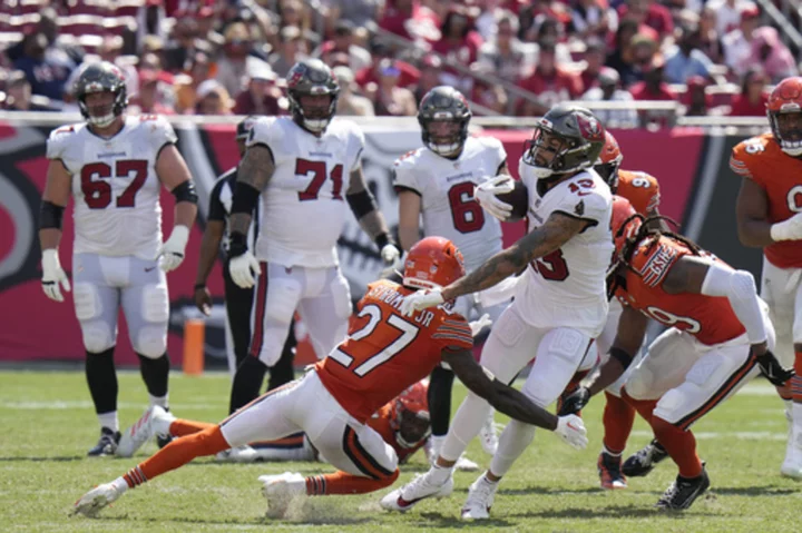 Chicago Bears struggle defensively in a 27-17 loss to Mayfield, Buccaneers
