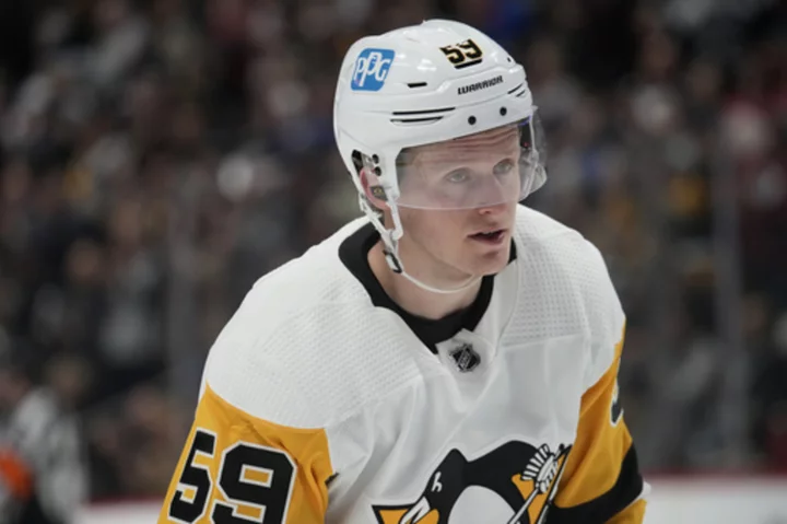 Penguins forward Guentzel to miss at least 3 months after right ankle surgery