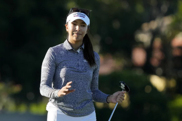 Alison Lee rides her hot streak and shares the lead with Nasa Hataoka at LPGA finale