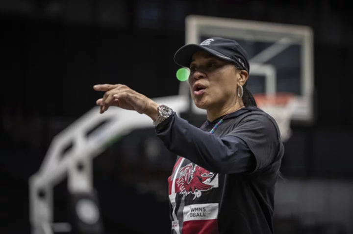 South Carolina returns to familiar No. 1 spot in women's hoops with new faces, inexperienced roster