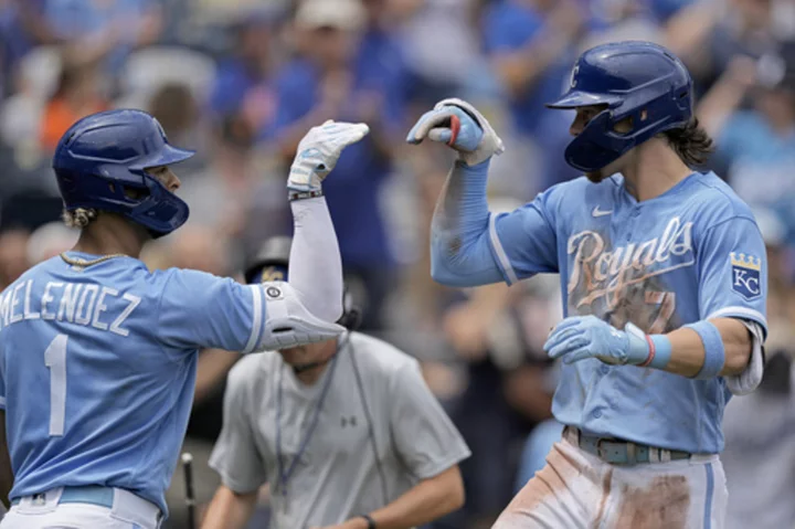Singer throws 8 innings of 3-hit ball as Royals pound Mets 9-2 to complete a series sweep