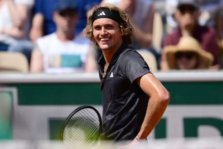 Zverev wins first French Open match since ankle injury