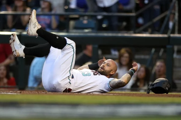 Red means go: Christian Walker makes Diamondbacks fans immediately regret standing ovation