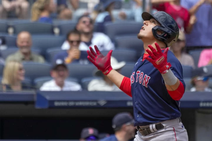 Urias, first Red Sox player to hit grand slams on consecutive pitches, leads Boston over Yankees
