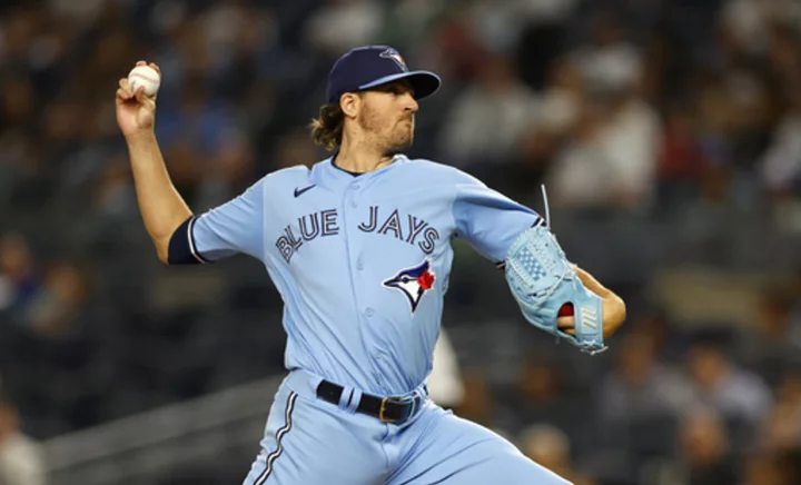 Gausman pitches streaking Blue Jays past Yankees 6-1 to maintain slim lead for 2nd AL wild card