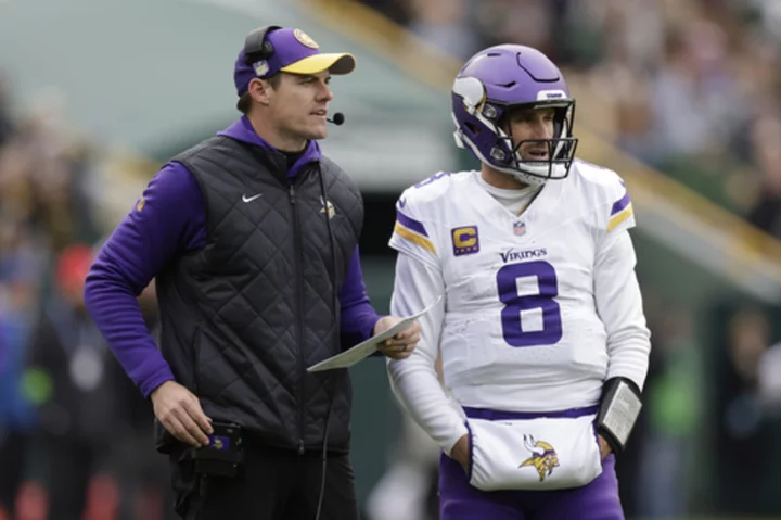 Vikings' Kirk Cousins leaves game with ankle injury in 4th quarter