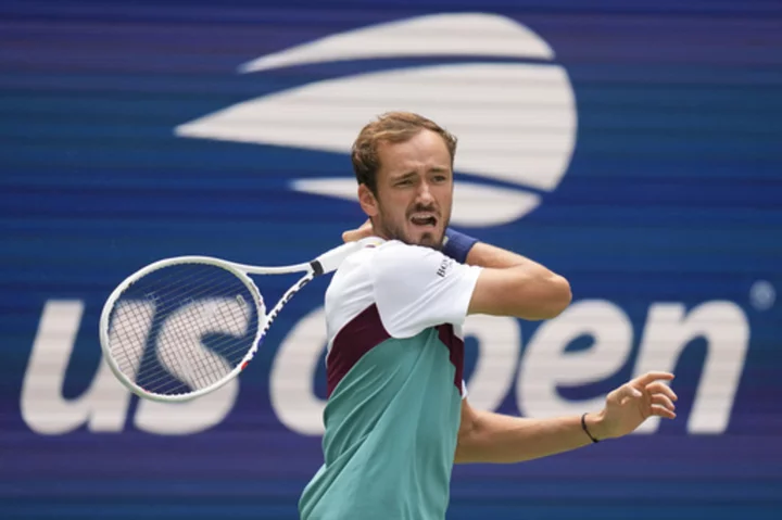 Medvedev rolls into US Open second round, with Alcaraz and Venus Williams in later action