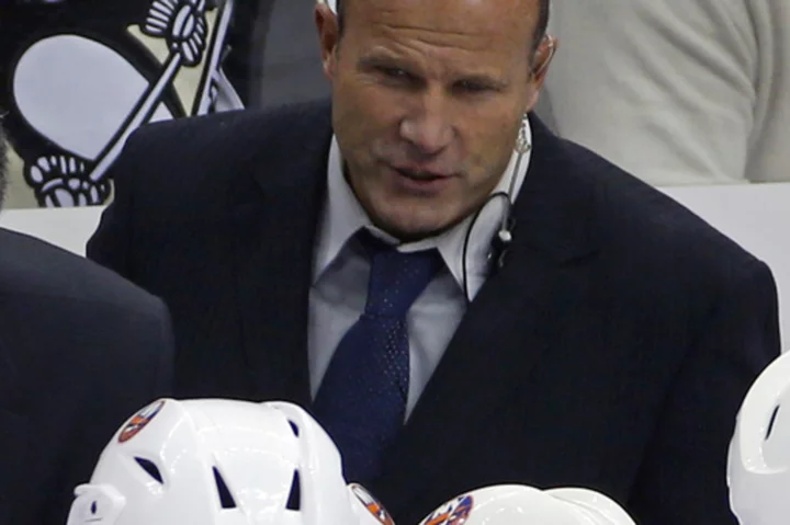 Ducks hire former Leafs, Islanders assistant Greg Cronin as head coach